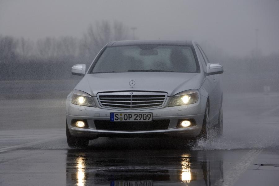  Mercedes-Benz C-Class 2007 года  (фото 35 из 413)